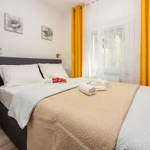 Ana Apartament Dramalj