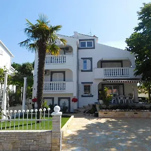Lucija Apartament Pula