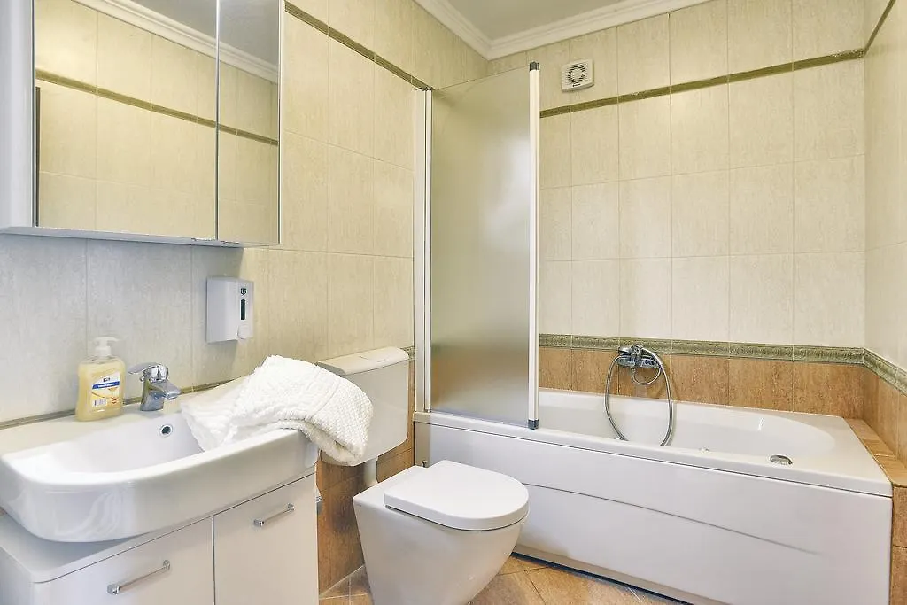 Apartments Vea Pula 0*,